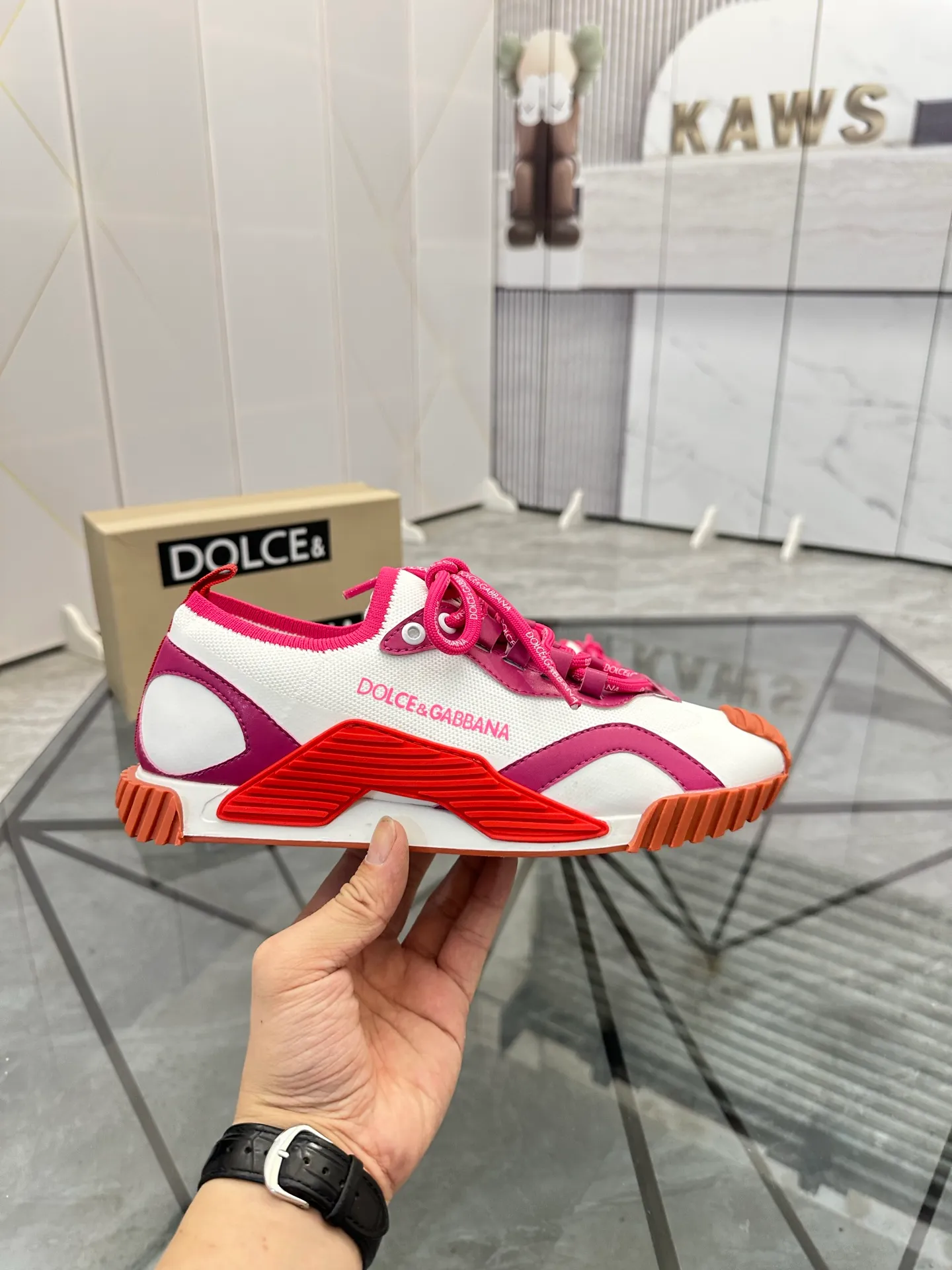 Men's shoes: 💰P460¥ Product trademark: DG "Dolce & Gabbana*" low-top sneakers Regular size: 35-44 (can be customized to 45.46.) Couple style Product materials: Upper imported cowhide stitching original material, breathable lining, original outsole. Number: 803
